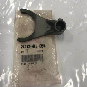 CBR600F 1995-98 / CB900F 2002-07 OEM LEFT,GEAR SHIFT FORK  24213MAL600