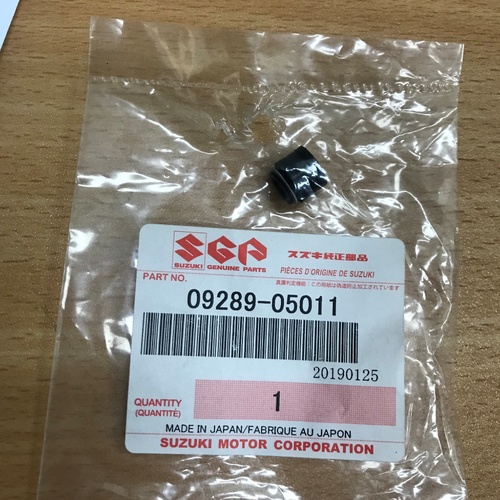 GSXR750/1100/DRZ400 OEM VALVE STEM OIL SEAL (5X10X9.7) 0928905011 - SKU:0928905011