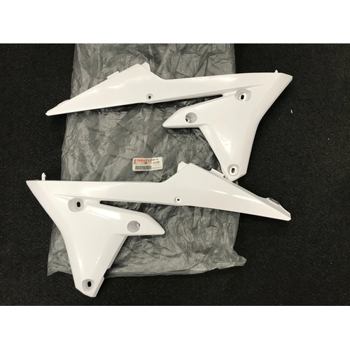 WR250F/450F 20116-18/ YZ250F 2014-18  PAIR OEM WHITE RAD SIDE COVERS   1SLW003D00 - SKU:1SLW003D00