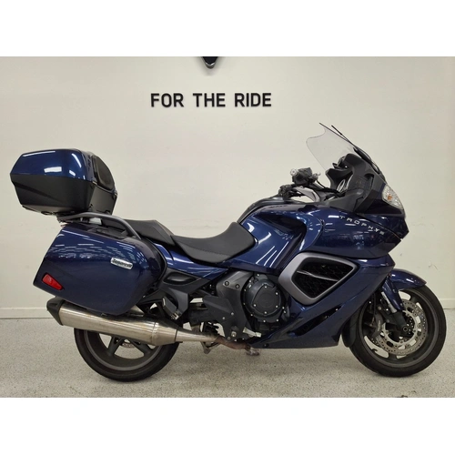 2013 Triumph 1200CC TROPHY SE Road