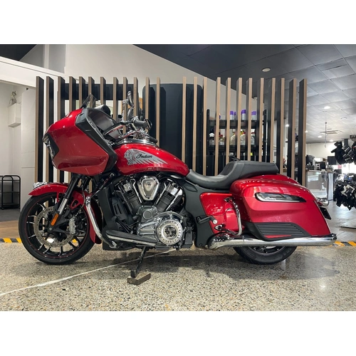2020 INDIAN 1800CC CHALLENGER LIMITED RUBY MET Road