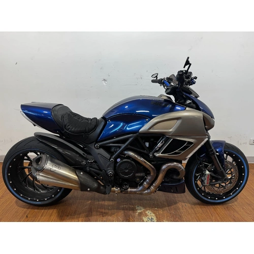 2013 DUCATI 1200CC DIAVEL CRUISER