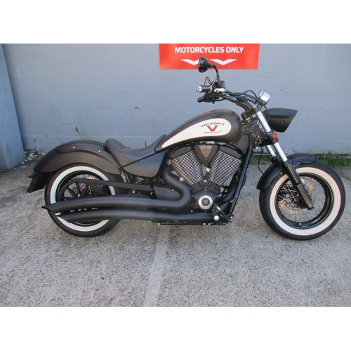 2012 VICTORY 1700CC HIGHBALL CRUISER