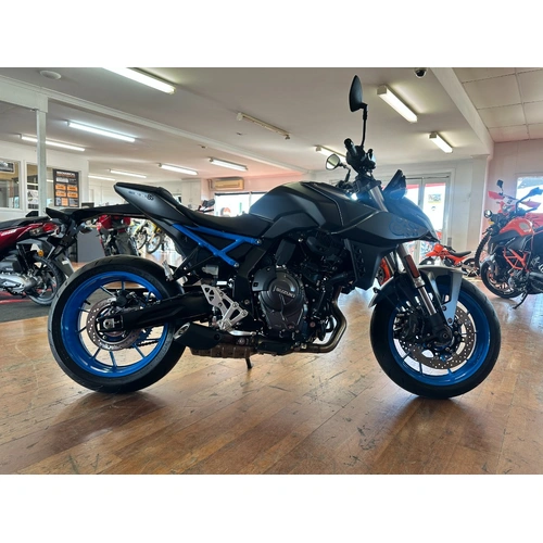 2025 Suzuki 800CC GSX-8S Road