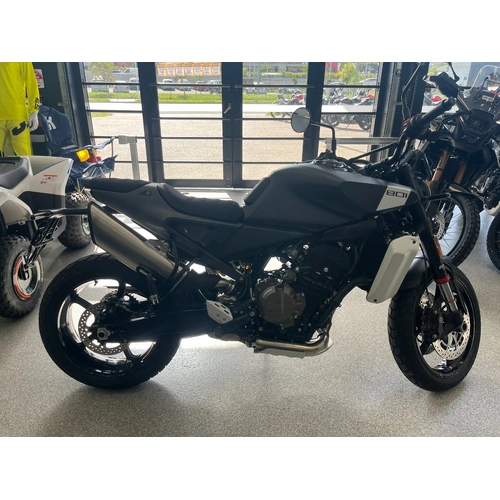 2024 HUSQVARNA 800CC SVARTPILEN 801
