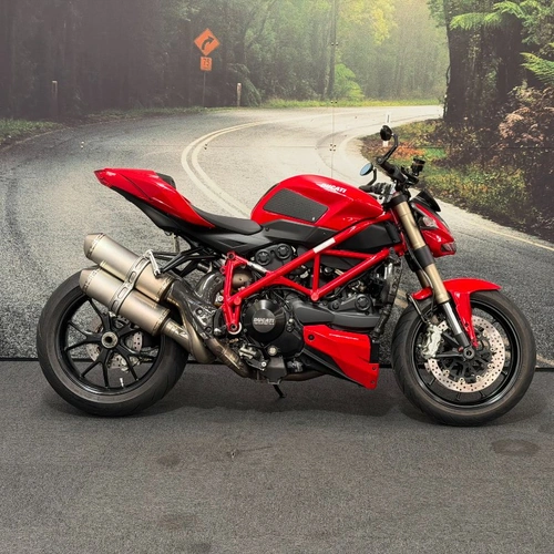 2013 DUCATI 850CC STREETFIGHTER 848 SPORTS