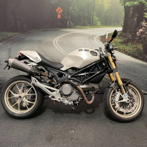 2009 DUCATI 1100CC MONSTER 1100 S ROAD
