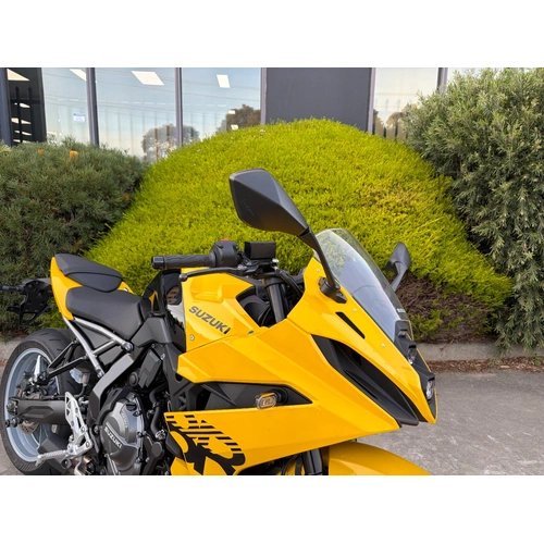 2024 Suzuki 800CC GSX-8R (GSX800FRQ) ROAD