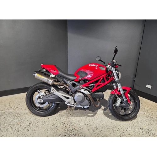 2009 DUCATI 696CC MONSTER 696+ Road