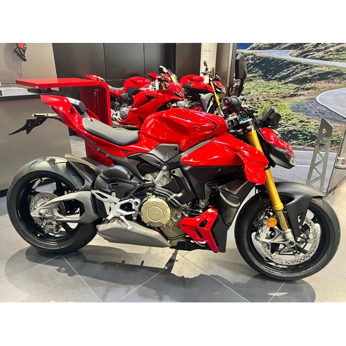 2026 DUCATI 1100CC STREETFIGHTER V4 SPORTS