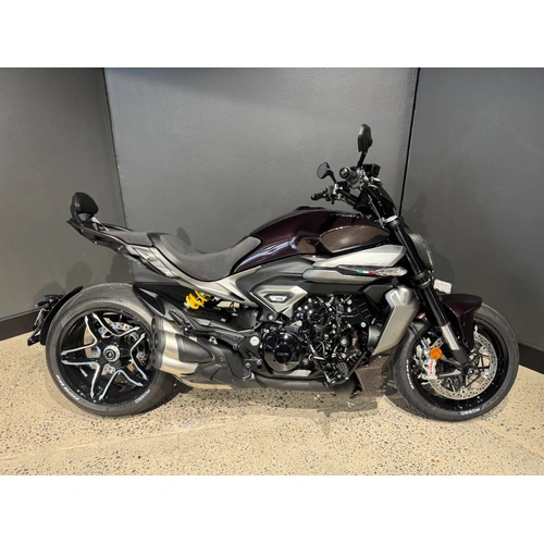 2025 DUCATI 1200CC DIAVEL V4 CRUISER