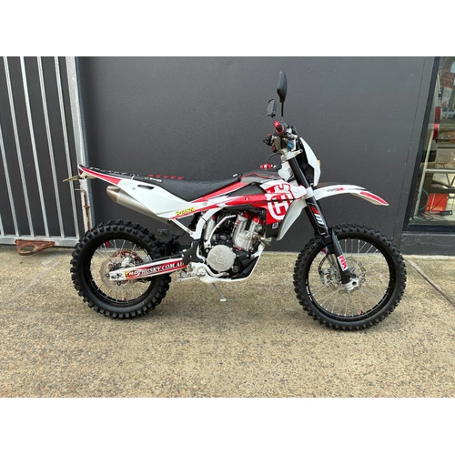 2010 HUSQVARNA 450CC TE449 Enduro - SKU:C19090
