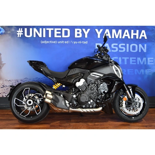 2025 Ducati 1000CC DIAVEL V4